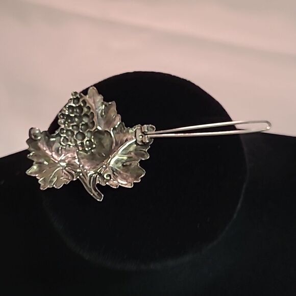 Vintage 1940s Grape Leaf Hat Pin - Picture 3 of 4
